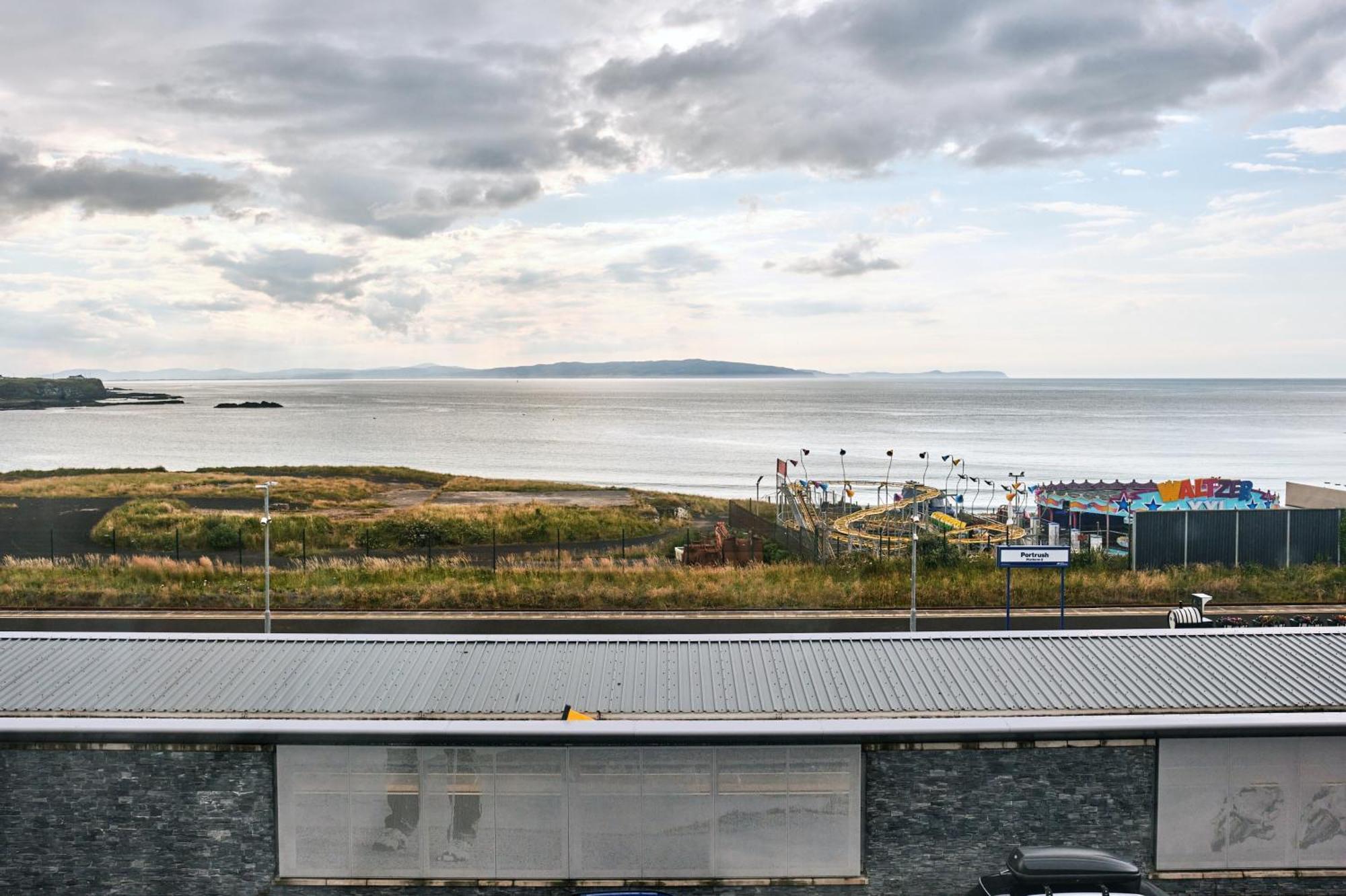 Апартаменти 6 Golf Terrace - Portrush By The Sea Екстер'єр фото